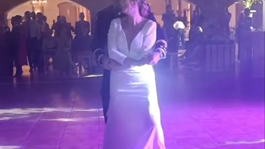 Vals + Bachata: Bea y Felipe
