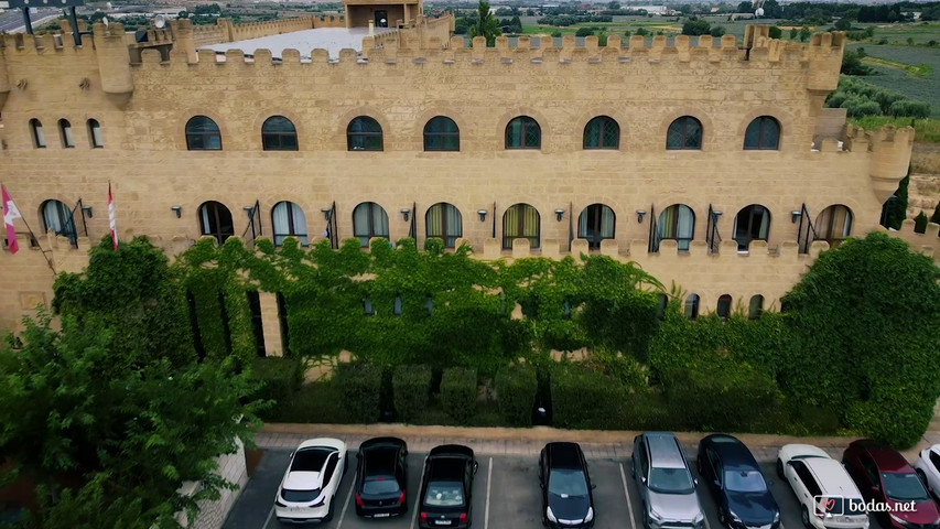 Ejemplo vuelo de dron sobre restaurante