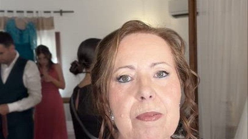 Maquillaje para la madre de la novia