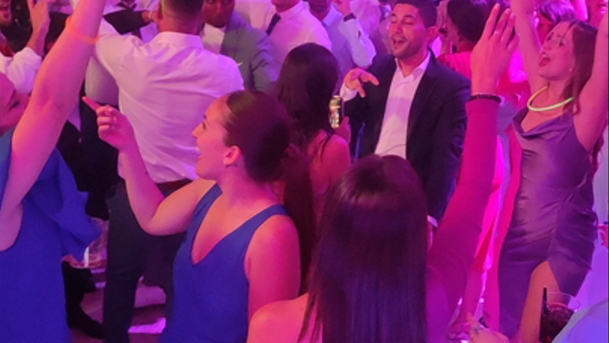 Quédate en bodas