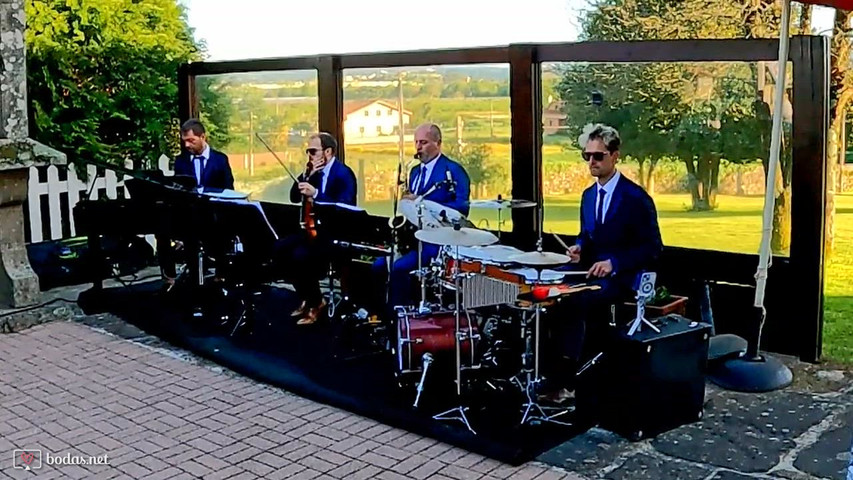 APERITIVOS- Die with a smile- Bruno mars & Lady Gaga en directo desde el Pazo de Lestrove 