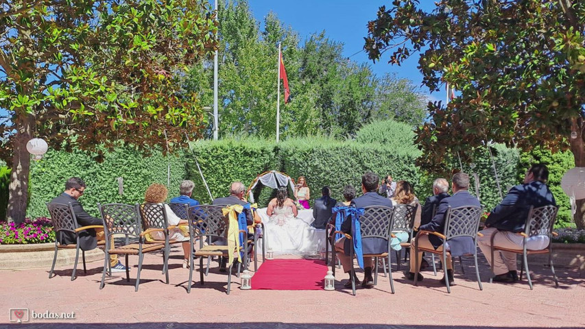 Celebra tu boda civil con nosotros