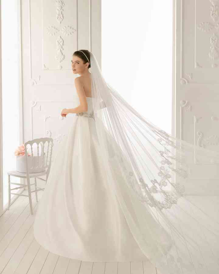 12 velos de novia tipo catedral para dar el “sí, quiero”