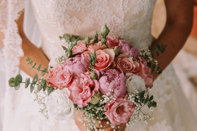 2 styles -1  mariée : Le bouquet de fleurs 1