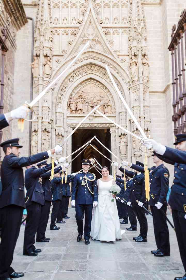 Novios militares: ¡conoce sus bodas!