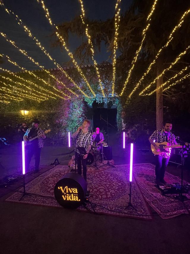 Curricé & Viva La Vida Band - 1