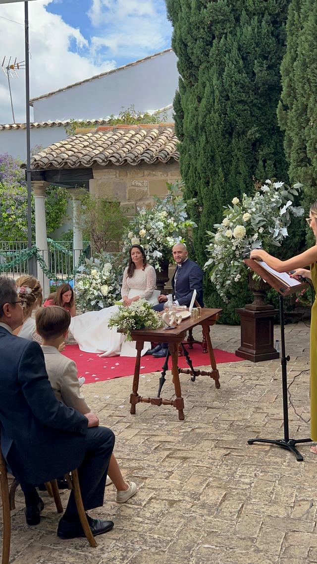 Emilia López Oficiante - Maestra de ceremonias - 2