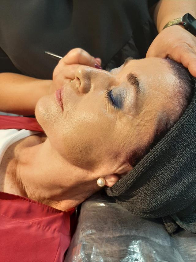 Alfredo Peluquería y Estética unisex - 1