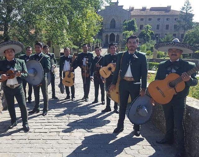 Mariachi Platino de México - 4