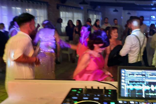 Andrés Medina DJ 4