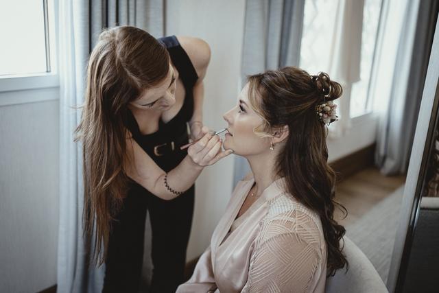 Darta Make Up & Hair Artist - 1