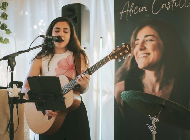 Alicia Castillo - 1