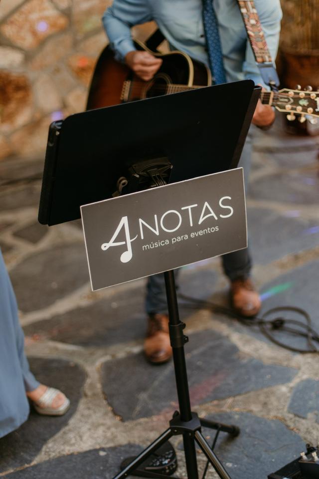 4 Notas - Violín y guitarra - 1