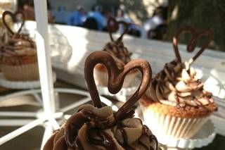 Made Of Cinnamon Candy & Cakes - 12
