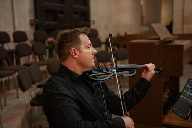 Omar García - Violín - 1