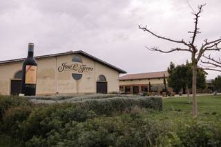 Bodegas José L. Ferrer - 10