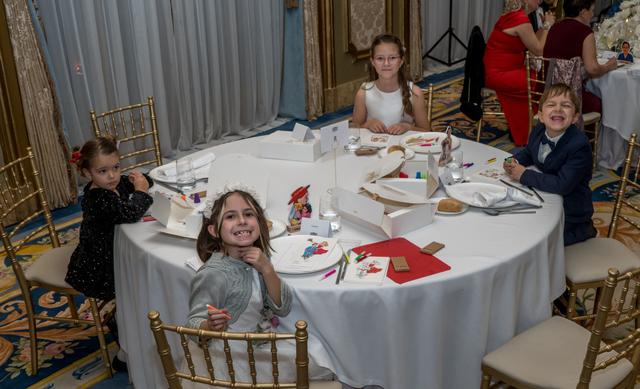Festactivitat -  Monitores y canguros para niños - 4
