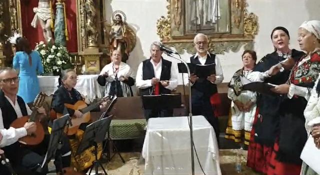 Grupo de Coros y Danzas Besana - 1