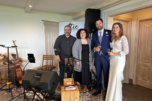 Attic - Música para eventos 1