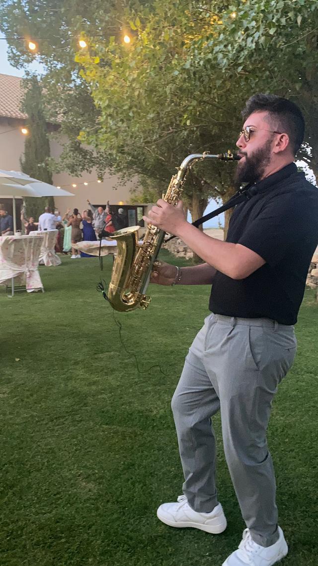 Mario Soto - Saxofonista y DJ - 3