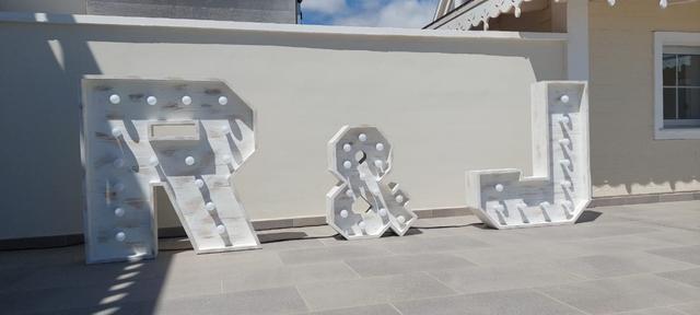 M&J Atrezzo - 1