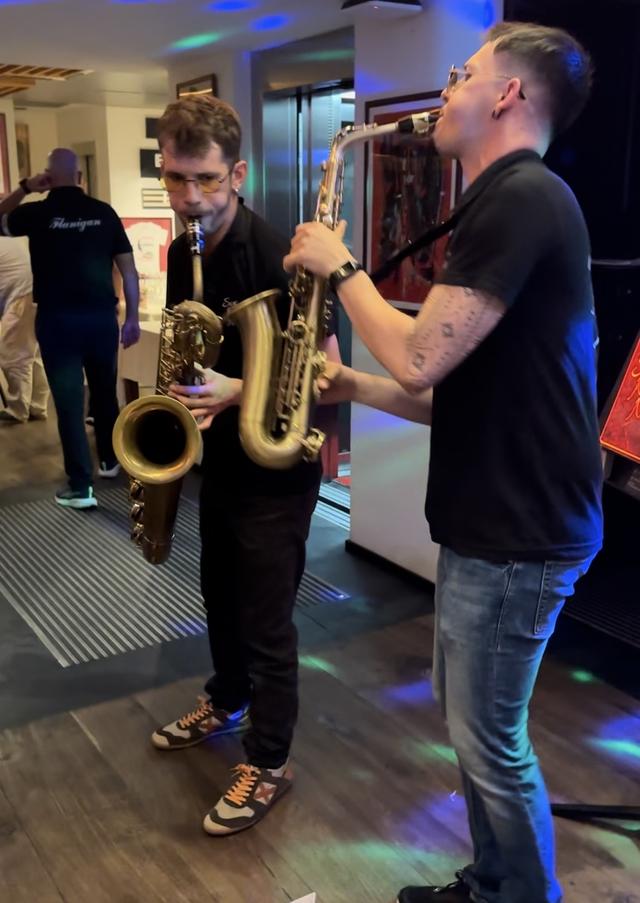 DJ & Sax King Nova - 2