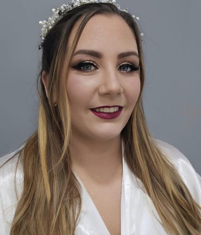 Maquilladora profesional Yolita - 2