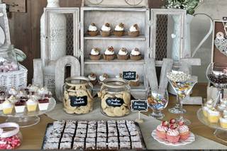 Made Of Cinnamon Candy & Cakes - 5