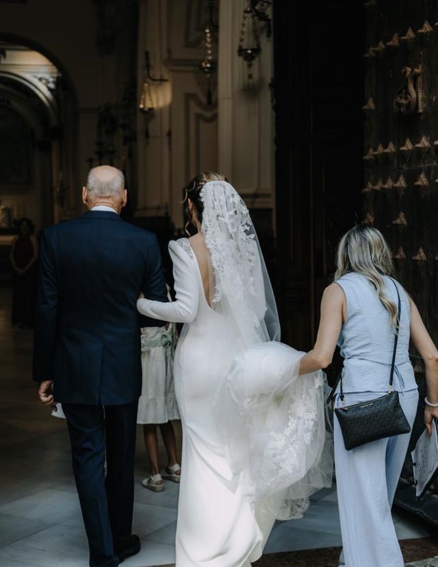 Blonde Wedding AD - 2