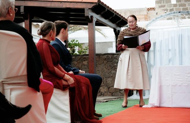 Acidalia Nuez - Maestra de ceremonias - 1