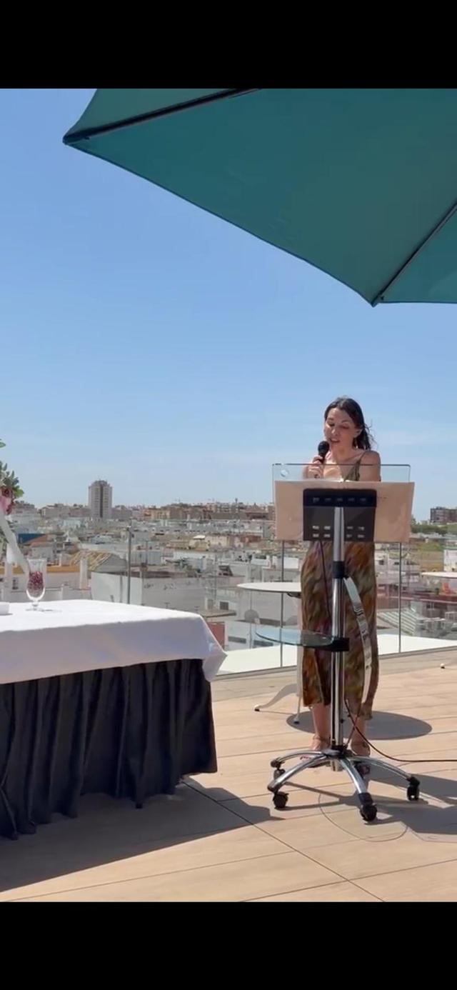 Maestra de Ceremonias Clara Martín - 1