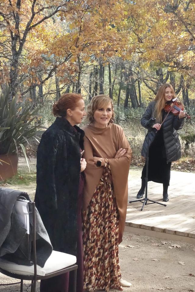 Estefania Mayo - Cantante y violinista - 2