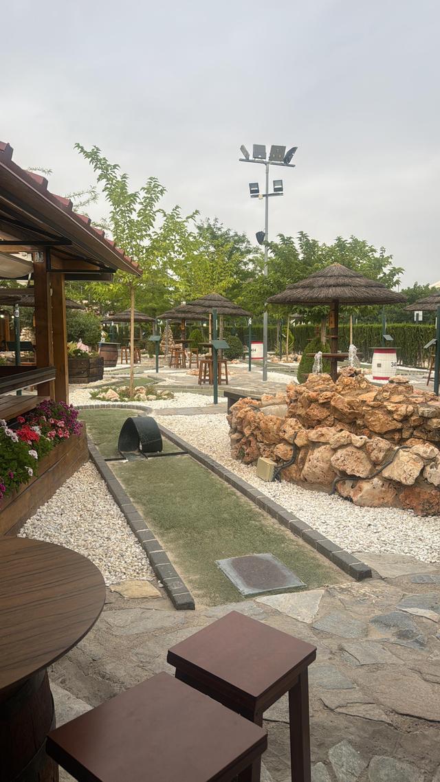 Restaurante Minigolf - 2