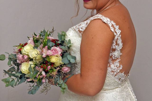 Floristeria Los Claveles - Hnos. Olmedo 5
