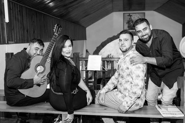 Grupos Flamencos y Coros Rocieros - 1