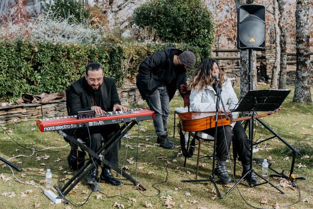 The Acoustic Ride - Música para bodas - 2