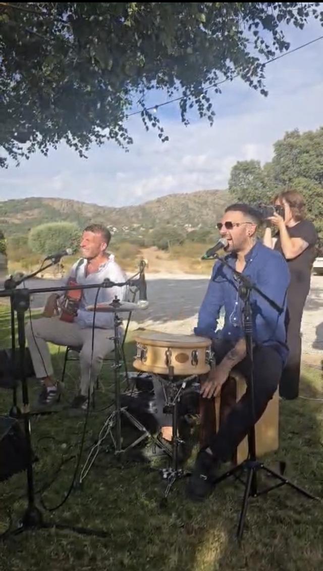 Cerrado Por Vacaciones - 2