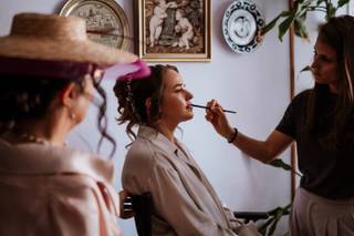 Make Up Easy - 8