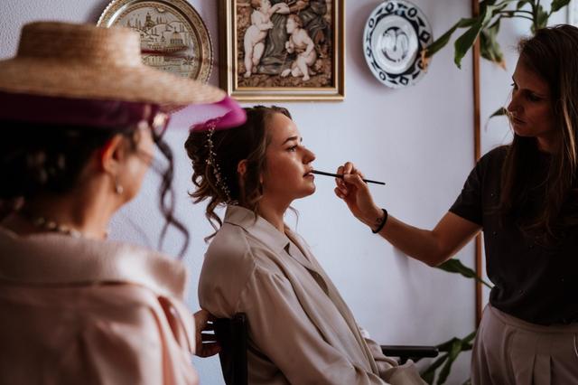 Make Up Easy - 3