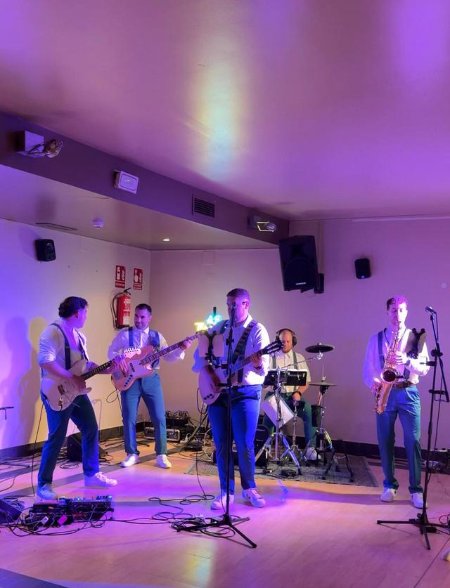 As The Gruyos - 4