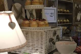 Made Of Cinnamon Candy & Cakes - 8