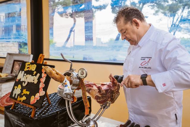 José Luis López Loma - Cortador de jamón - 2