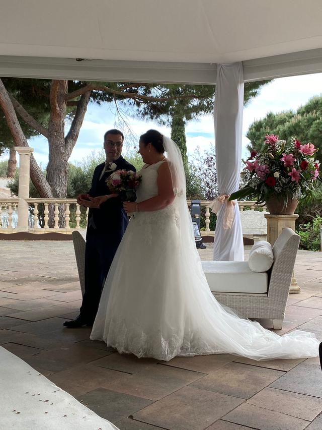 Vinzenz Novias - El espacioso outlet de las Novias - 2