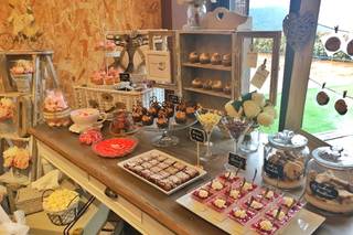 Made Of Cinnamon Candy & Cakes - 6