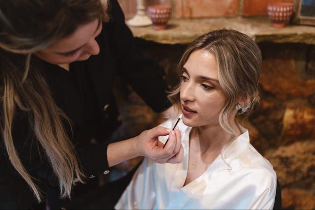 Ángela Stone Maquilladora y Esteticista - 3