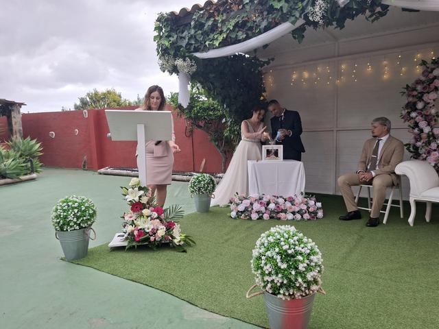 La novia va de rosa - Tu maestra de ceremonias - 1
