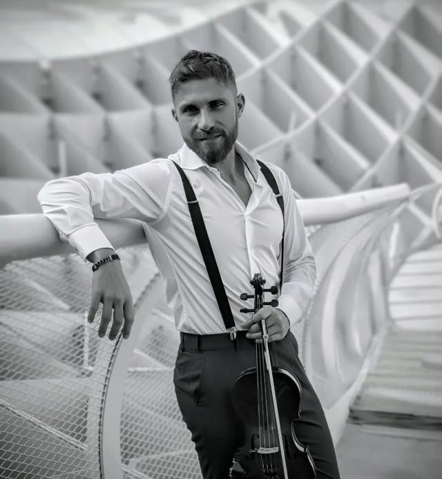 Leo Megher Violín - 2