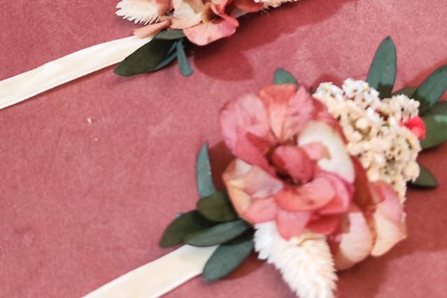 Crowns & Flowers 2
