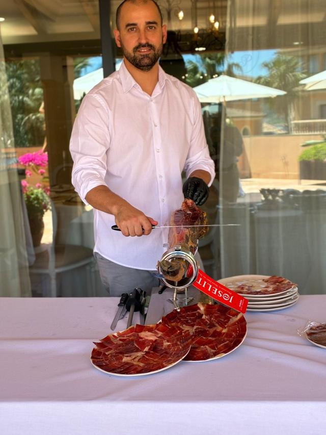 Lluís - Cortador de Jamón - 1