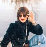 María